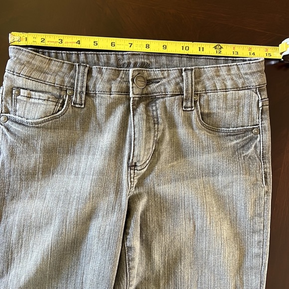 Common Genes Women’s stretch gray color denim jeans straight leg size 4 - Picture 5 of 17